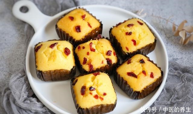 失败率|这款蛋糕失败率低,搅拌均匀就算成功一大半,奶味十足,个个开花