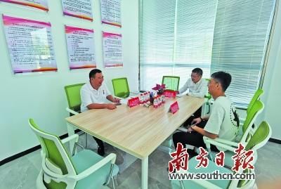 人大代表中心联络站|家门口的“解忧便利店”