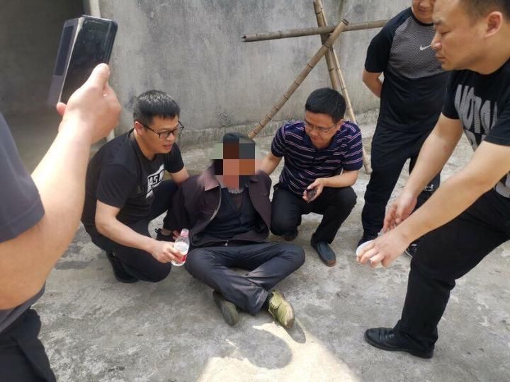 藏身|杀人放火连3岁孩子都不放过！22年前衢县灭门案嫌疑人藏身深山小庙终被抓获