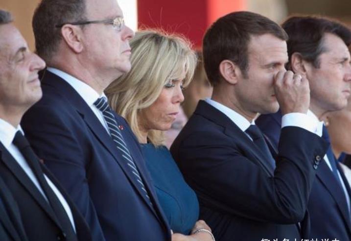 浪漫|67岁布丽吉特太累了!打瞌睡时宛如睡美人,比戴安娜王妃都惊艳