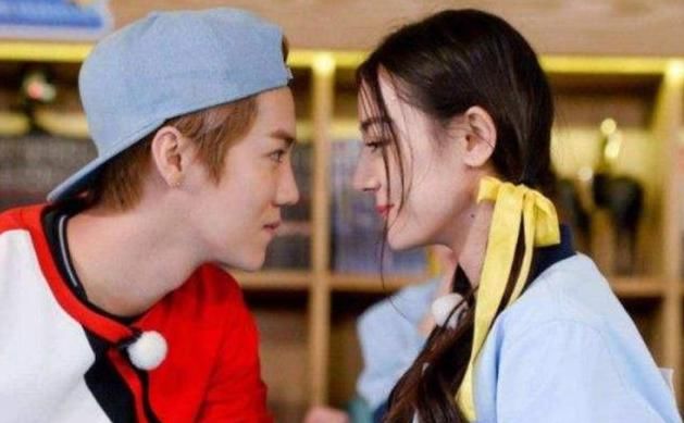 银行卡|女星拍亲密戏用啥道具?Baby保鲜膜,热巴银行卡,而她无人能敌