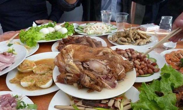 到底|曾经热热闹闹的农村酒席，如今却渐渐冷清，这到底是为什么呢