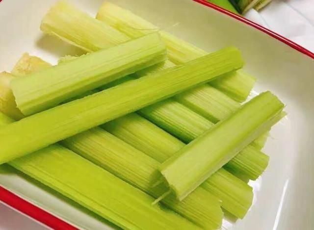 闺蜜|闺蜜寄来这“独特”的甘蔗,5块钱一斤,很多人见都没见过!