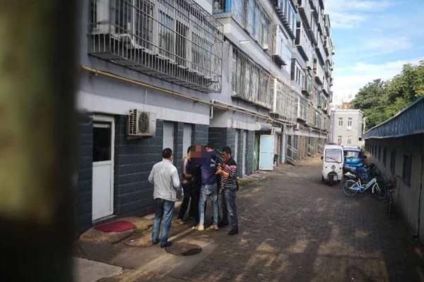 红岗分局|黑龙江大庆警方抓获一名潜逃18年抢劫网上逃犯