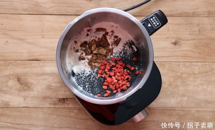 适合|适合秋天吃的一种食材,炒好囤起来,想吃舀一勺,常吃对头发好