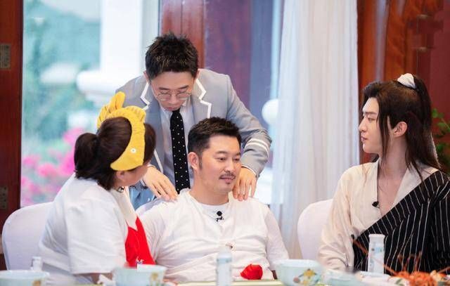  节目组|肖战还未出镜，“反肖”大粉已经给《青春环游记》下了“连环套”