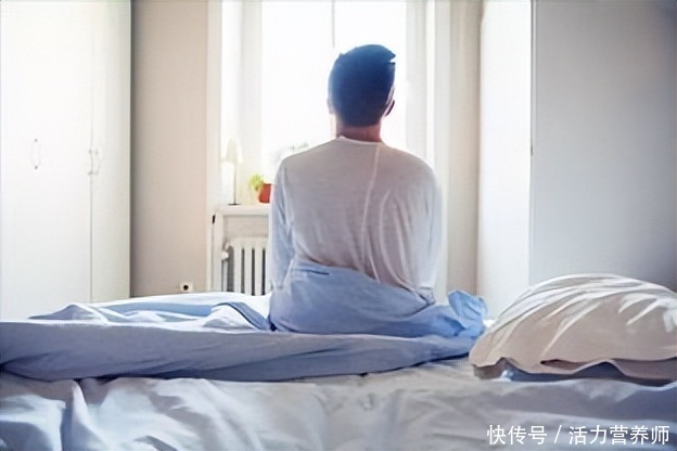 晨起养成5个习惯延年益寿(晨起和睡前的这5个“减寿”习惯，希望你一个都没有，要有抓紧改)