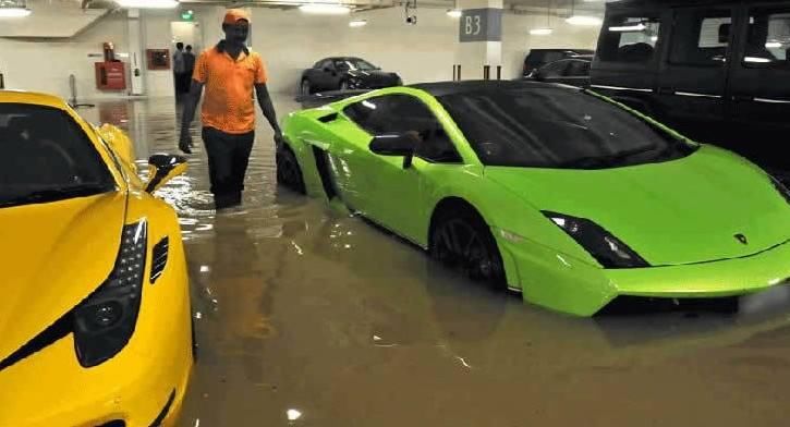  洪水|南方暴雨私家车遭了殃，被树砸水淹的汽车，保险公司能赔么？