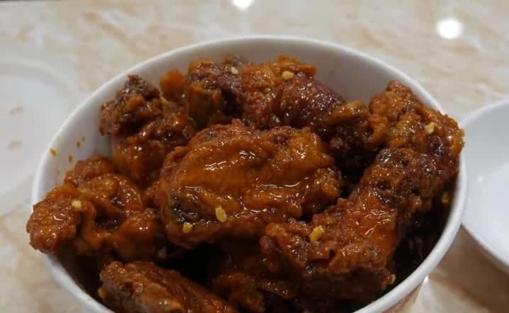炸鸡小吃|炸鸡店生意冷清,老板换个烹饪方式,立马成为食客喜欢的网红美食