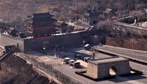 高明|?明朝看重长城的修建,清朝看重修庙之事,哪个朝代算的上高明?