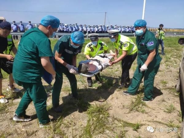  勃利|七台河市公安局联合多部门开展道路交通事故应急救援演练