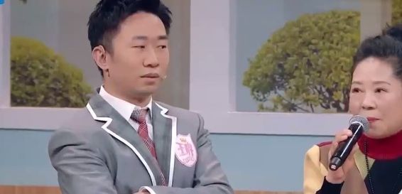 杨迪|杨迪妈妈把华晨宇叫成宇晨,谁注意华晨宇的反应简直承包我一年笑点