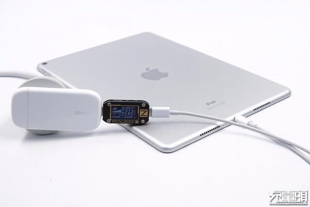  功率为8|小饼干能给什么设备用？OPPO 50W 超闪饼干充电器兼容性评测