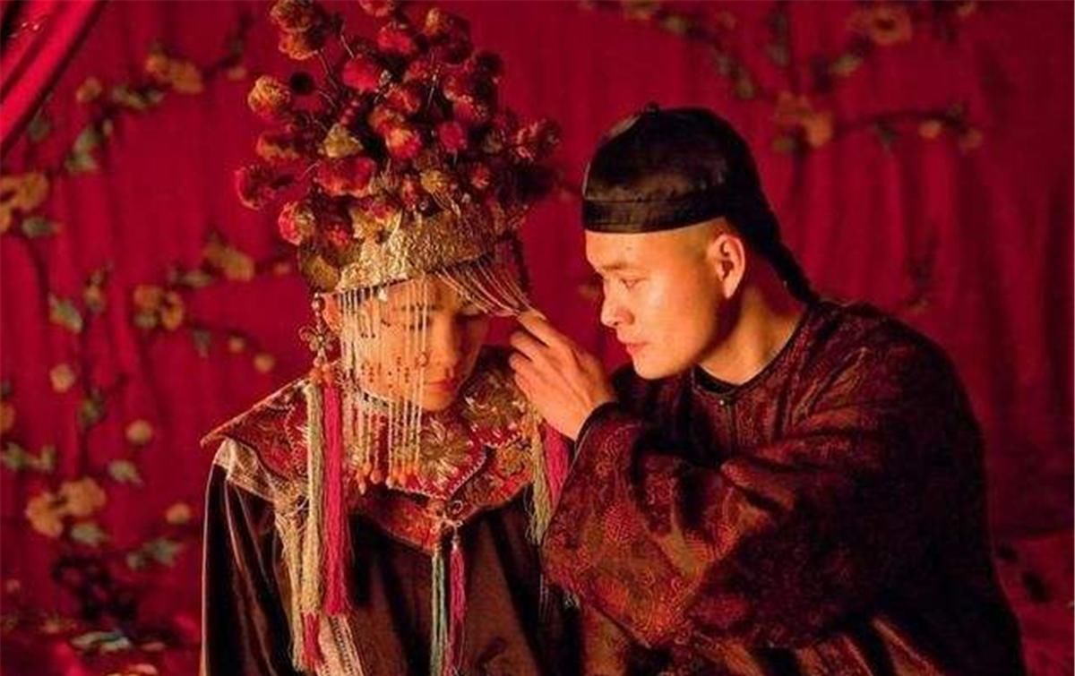 能挡|少女:“一杆银枪能挡雄兵百万”,乞丐对出下联后,娶少女做新娘