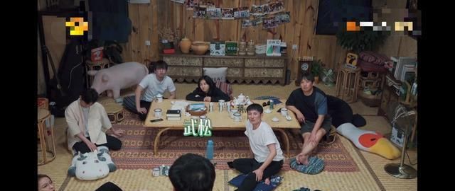  向往的生活|物极必反？快乐家族做客蘑菇屋，《向往》的“遮羞布”却被揭开