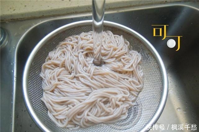 送给|热量极低,口感却很好的凉拌荞麦面,送给喜欢健康饮食的你