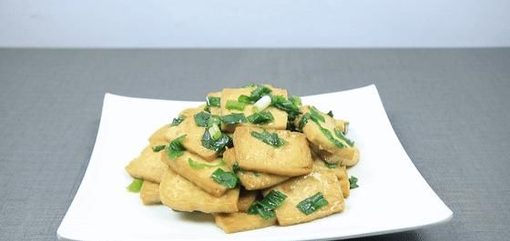 不糊|煎豆腐只知道放盐?关键看懂第二步,豆腐不碎、不糊、不粘锅