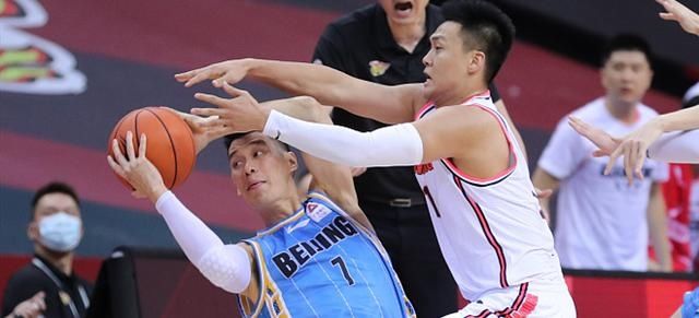 犯规|激烈！京粤战首节两队合计19次犯规21次罚球