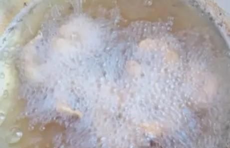  小吃|酥皮椒盐虾仁（教你一道鲜爽可口、好吃美味的精品小吃）。