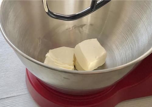  巴斯克芝士蛋糕|别再做电饭锅蛋糕了，现在流行它！比戚风蛋糕更柔软，简单零失败