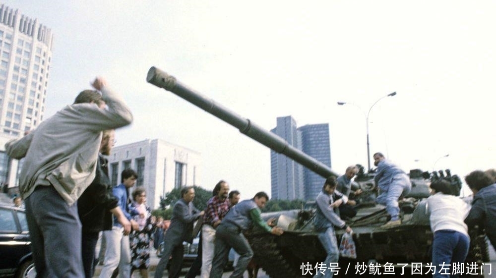 俄罗斯人|此人是“819事件”主谋, 普京却两次向其授勋, 只因他做了此事!