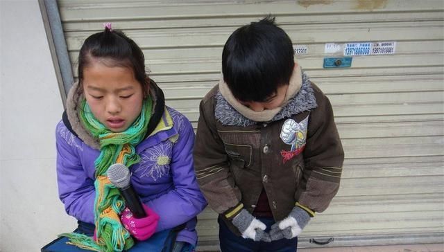 拔腿就跑|5岁孩子被拐走，进入小巷后说了几句话，人贩子吓得拔腿就跑