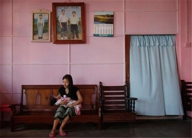 妻子|世界上最大的家庭，男子娶39位妻子养育94名孩子，全家福共181人