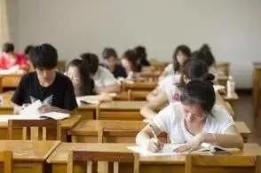  高考作文|满分作文《生活在树上》：高考作文不是自媒体文章，不需要人人看懂