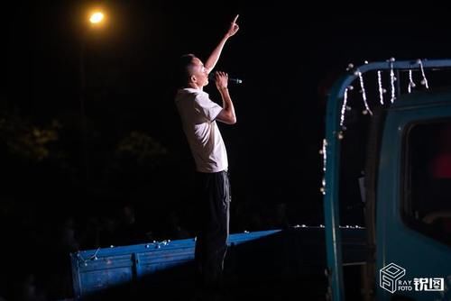  接地|货车司机办最接地气演唱会 吸引上百万人线上围观点赞