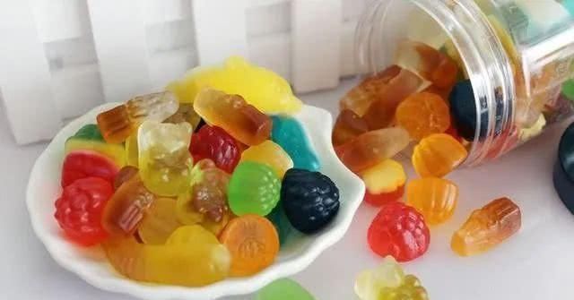 汉纸|女孩最喜欢的6种小零食，吃过2种是小公举，一种没有吃过是女汉纸