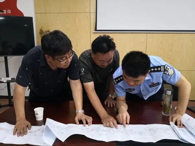 雪地|正月的夜里，女子被人挟持到雪地侵犯后杀害，21年后，公安局“四老”出手终破案