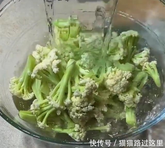 下饭|家常小炒花菜的超级简单做法，营养丰富口感脆甜，好吃又下饭
