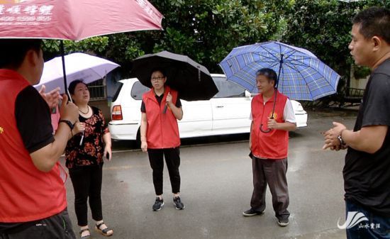 最美|徐州贾汪：暴雨中的最美逆行