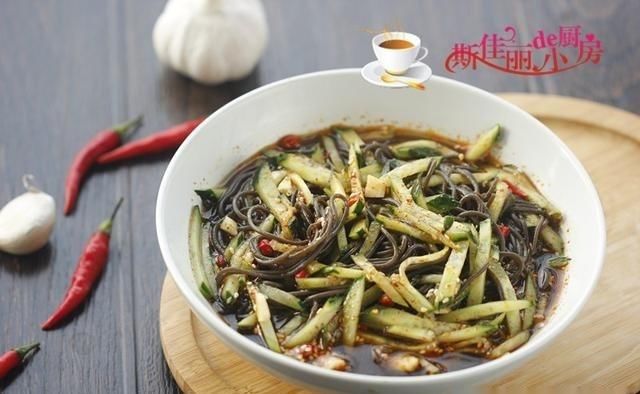 晚餐|晚餐最近迷上了吃它,开胃爽口又消暑,饱腹又瘦身,成本才几块钱