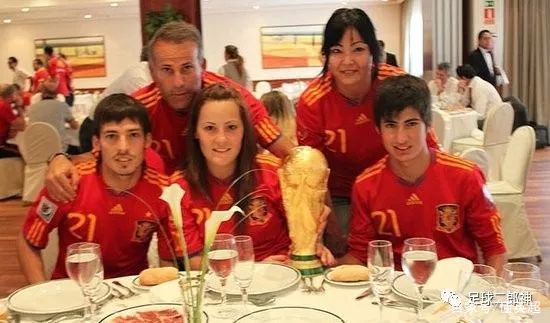  正式|被低估的中场大师！他用10年改变曼城夺14冠，英超正式告别魔术师