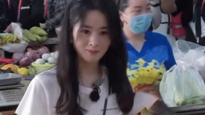  会计|中餐厅：赵丽颖第一次当会计，看清数钱手法，是会赚大钱的人！