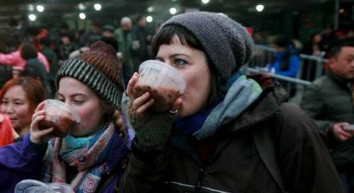 惯坏|只要婆婆一在家，俄罗斯媳妇就成这样，丈夫：惯坏了吧！