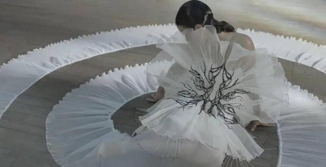  巴黎|从线上到线下 | Review 巴黎时装周