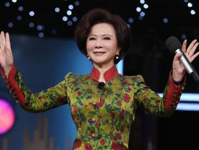 小品|蔡明:27次荣登春晚,一年痛失两位至亲,今59岁现状堪忧
