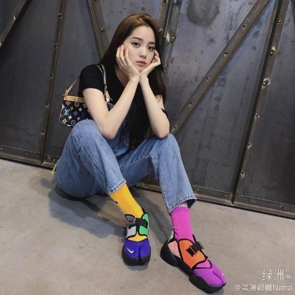 娜娜|欧阳娜娜认黄磊为师傅,这是要成为张艺兴的师妹?太自来熟了吧