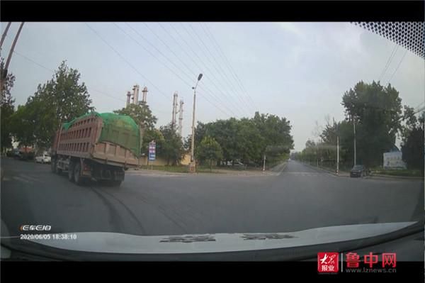 货车|大货车超载拒查 车主抗法被张店交警严惩