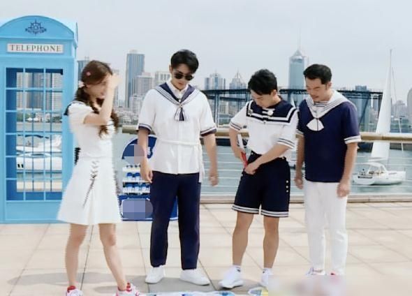  团服大多都|综艺节目团服：快本的青春，王牌的校园，看到跑男团：想穿同款