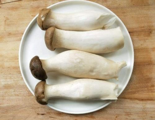  购买|买杏鲍菇时，挑粗的还是挑细的？菜农说漏了嘴，以后别再乱买了