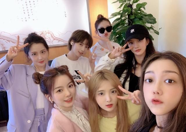  THE9|硬糖少女303举办发布会，公布未来两年发展计划，THE9对比太尴尬