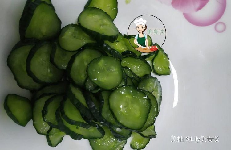  香菇|孩子不吃素菜，我用两样素菜一起炒，清香爽脆，上桌孩子吃个精光