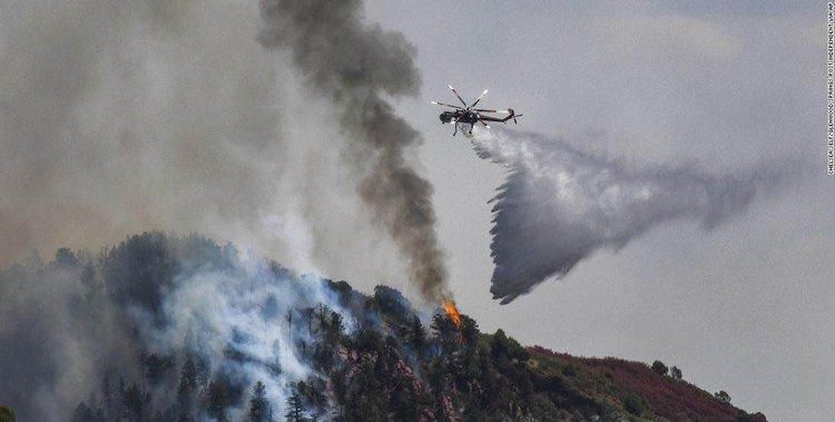  州际公路|美国爆发多起山火！三个州超过6万英亩的土地被烧毁