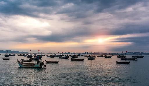  违规|大连海警抓获6艘违规出海作业渔船 查获非法渔获物14980公斤