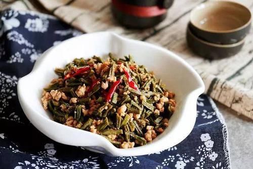  夏季|豆角干，不止炖肉香，夏季快炒几分钟，出锅前就香气飘出，吃不够