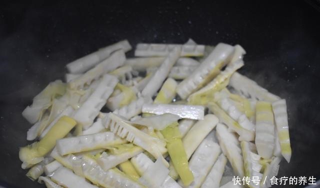  制作油焖|春天最期待就是这道菜，鲜嫩滋味，比吃肉还要香，缺点就是太好吃