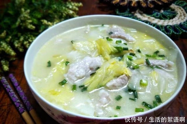 隔三差五|白菜土豆一起烧特别好吃,我家隔三差五做,每次上桌连汤汁都不剩